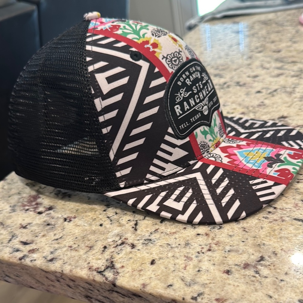 STS Ranchwear Black and Red Patterned Hat - Picture 3 of 3